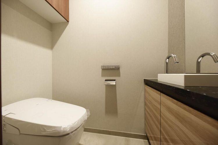 トイレ Rest Room