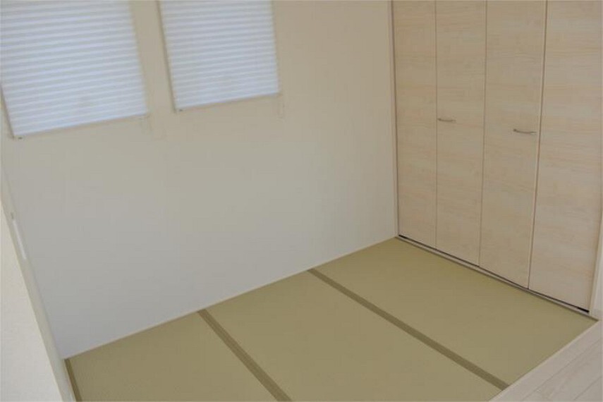 お部屋が一体になる便利なタタミコーナー!ちょっと横になったり、ごろ寝したりできるスペースです