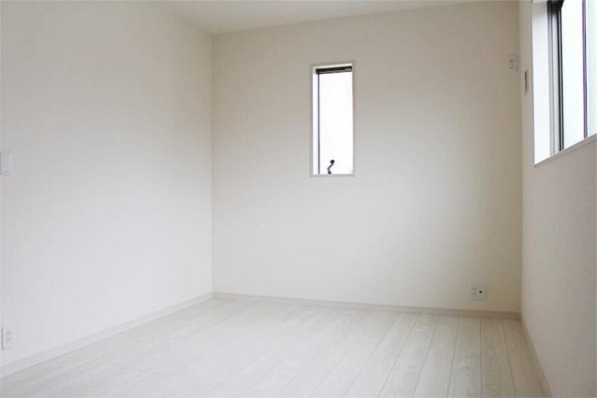 専用部・室内写真 二面採光のお部屋は明るく風通し良好!全居室ペアガラスで断熱性・遮熱性があり結露が激減【写真は同仕様】