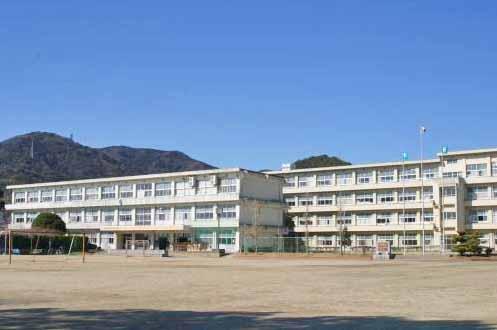 中学校 中部中学校