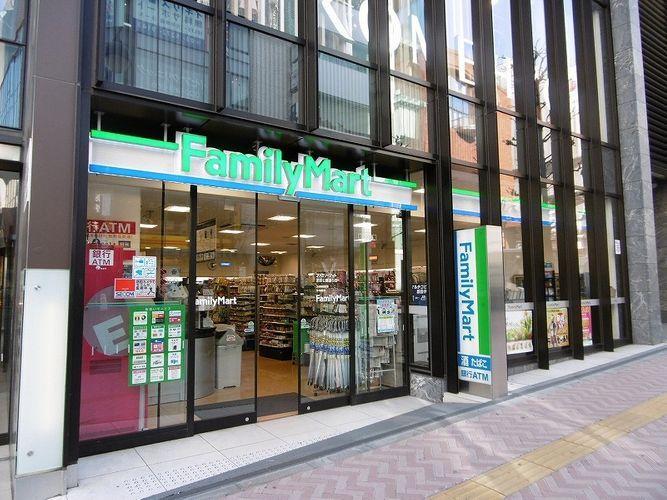 コンビニ ファミリーマート渋谷公園通り店 徒歩4分。