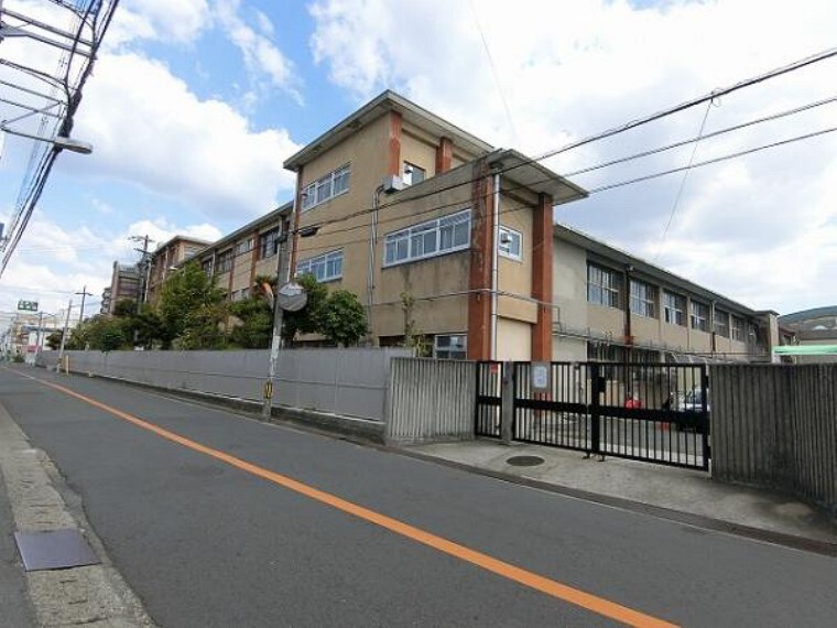 小学校 西小学校