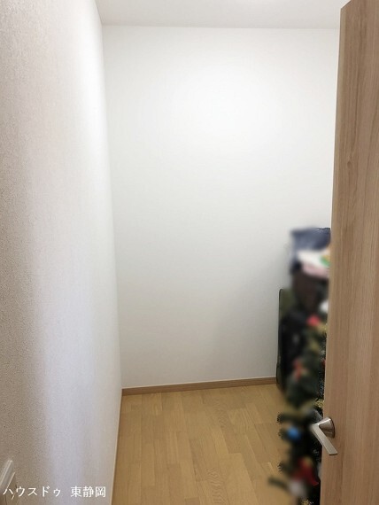 収納 2.5帖納戸。家電製品もなんでも収納可能!
