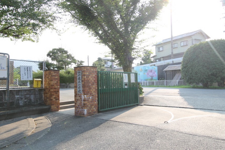 小学校 福岡市立堤丘小学校