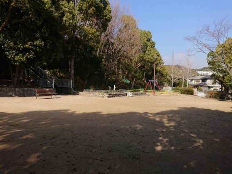 公園 【近隣写真】菅の台西公園まで約30mです。近くに公園があるとお子様にも良いですね。