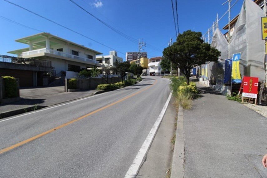 外観・現況 前道