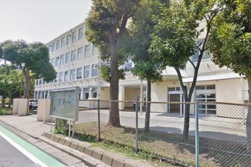 中学校 横浜市立上郷中学校 学校教育目標:自ら学び、確かな学力をつけよう。互いに支え合い、思いやりをもとう。健やかな心と体を育もう。