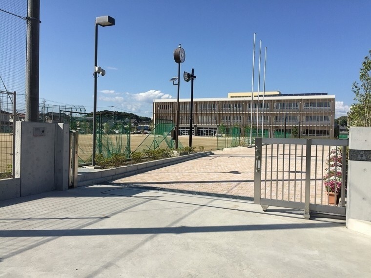 中学校 味岡中学校