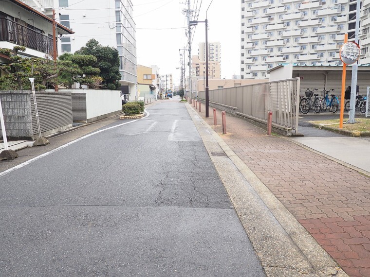 外観・現況 前面道路