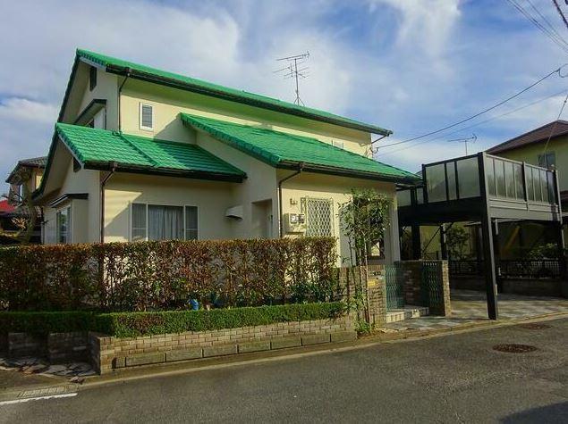 外観写真 5年以内に外壁塗装も行なってます! 太陽光発電のオール電化で家計にも大助かりです。