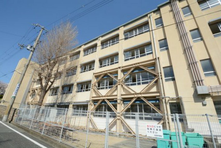 中学校 【中学校】神戸市立住吉中学校まで547m