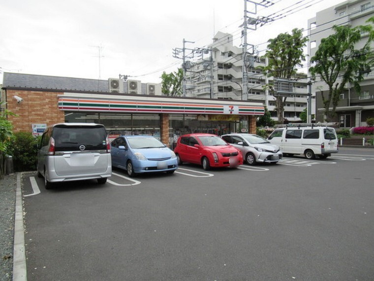 コンビニ セブンイレブン相模原鶴ヶ丘店