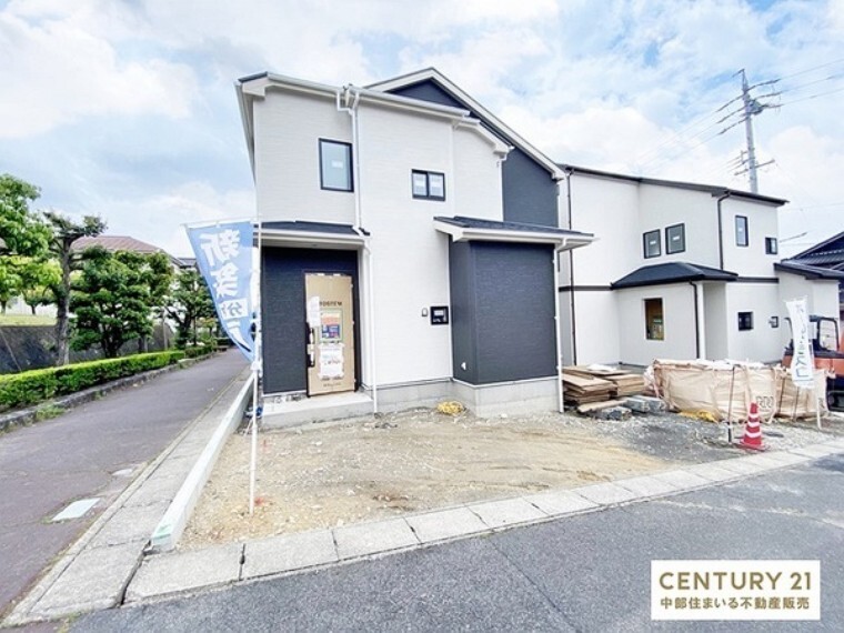現況外観写真 みよし市【東山台】全4棟の新築分譲住宅。国に認められた長期優良住宅。税金面や火災保険などの優遇措置あり。地震に強い耐震等級3のお家です。