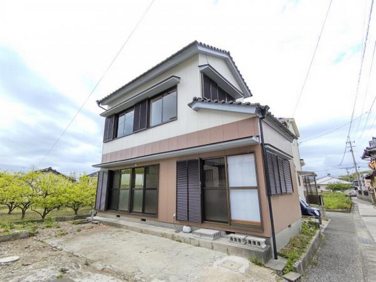 外観写真 売主として累計5万戸以上の住宅をリフォームして販売してきた経験に基づき、一戸一戸、土地や建物に合わせてリフォームを行っています。ぜひとも現地でご確認ください。