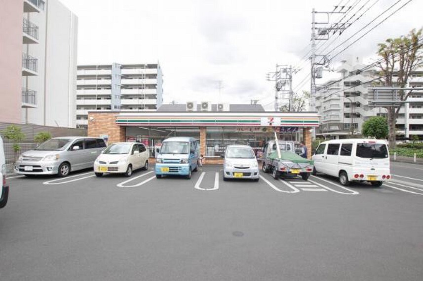 コンビニ セブンイレブン相模原鶴ケ丘店まで約275m