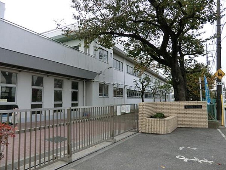 小学校 横浜市立梅林小学校 約610m