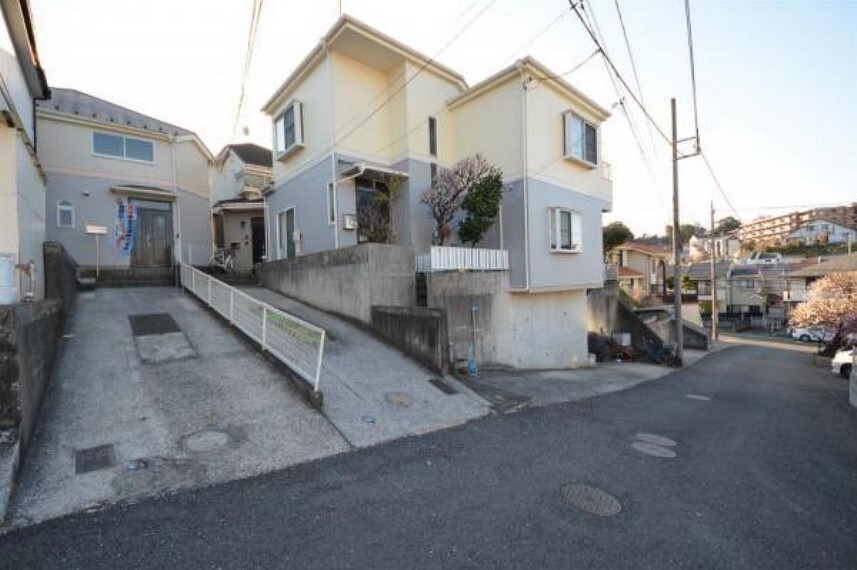 現況写真 広々とした前面道路です