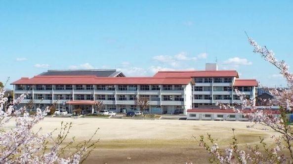 中学校 袖ケ浦市立蔵波中学校 徒歩2分。