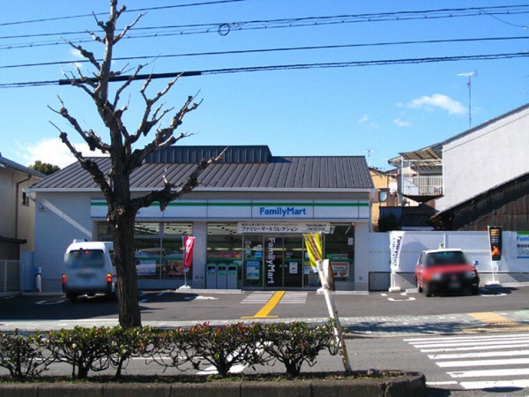 コンビニ ファミリーマート千本鞍馬口店