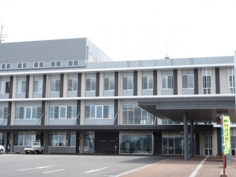 役所 生活に欠かせない公共施設、白石町役場まで8300メートル、車で20分お引っ越し時の手続き等こちらで行ってください。