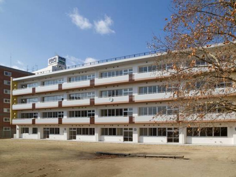 小学校 荒町小学校まで徒歩5分