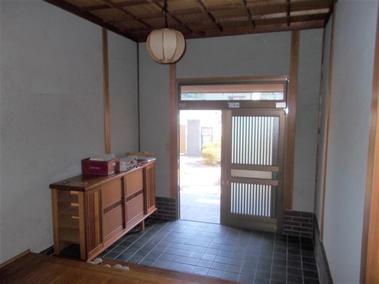 玄関