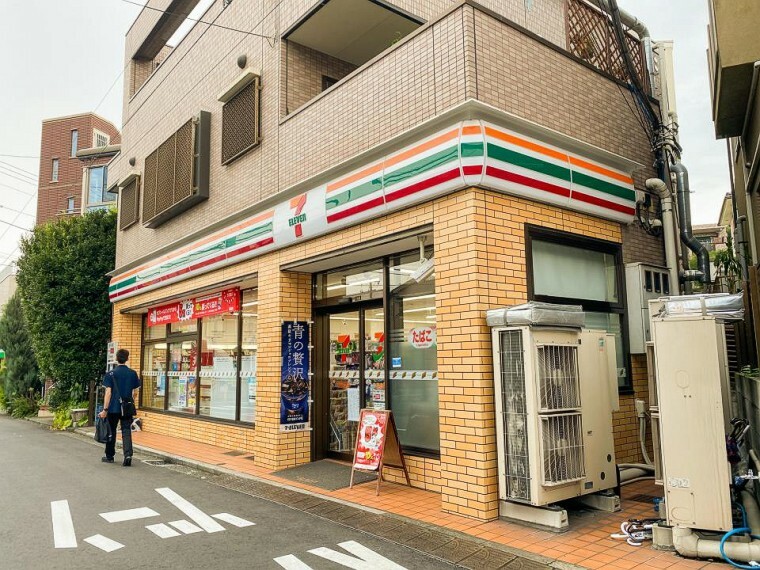 コンビニ セブンイレブン 横浜白幡南店（24時間営業ですので、急な買い物に便利です。）