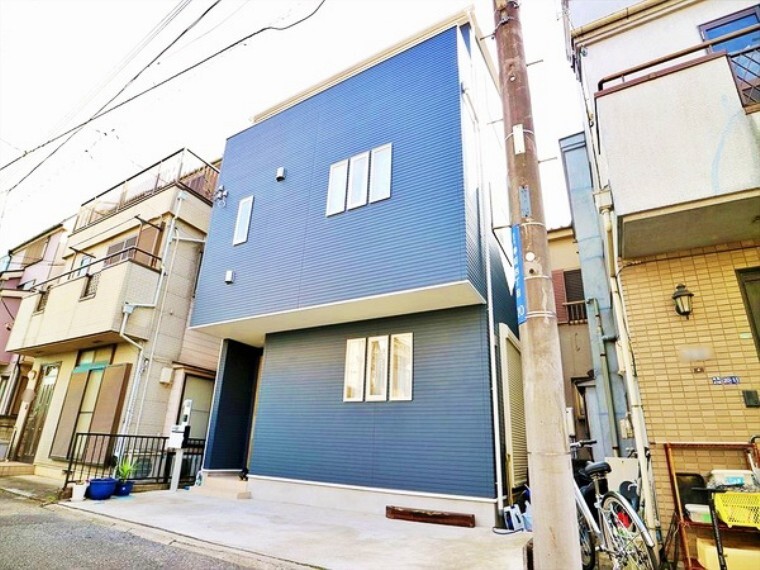 現況写真 スーパー、ドラッグストア、コンビニも徒歩圏内!小中学校も近く、生活に必要な施設が揃っていて暮らしやすい住宅地です。