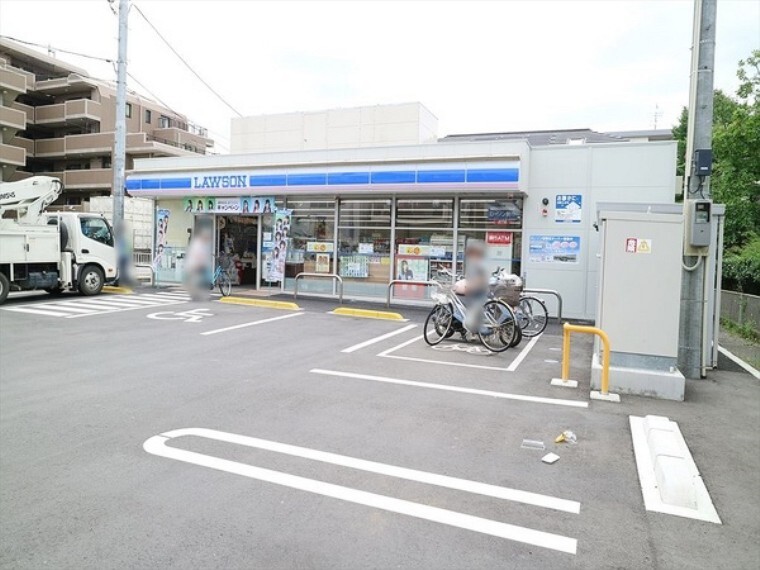 コンビニ ローソン 志木ニュータウン店