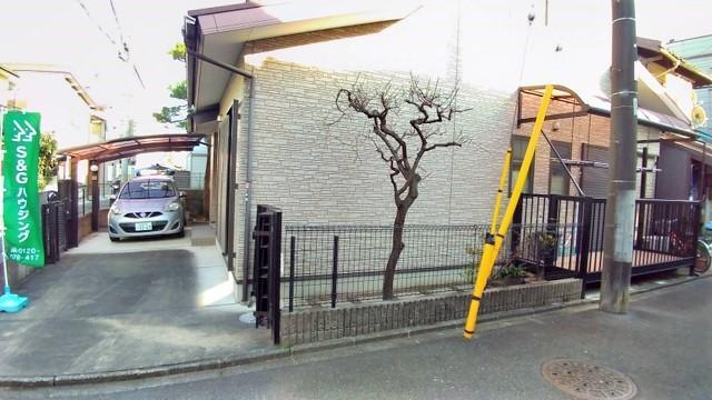 外観写真 カーポートなど、必要な設備がすべてそろっているのが中古住宅のいいところですね!