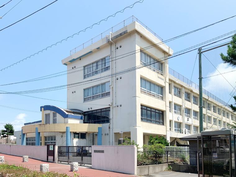 小学校 鵠南小学校