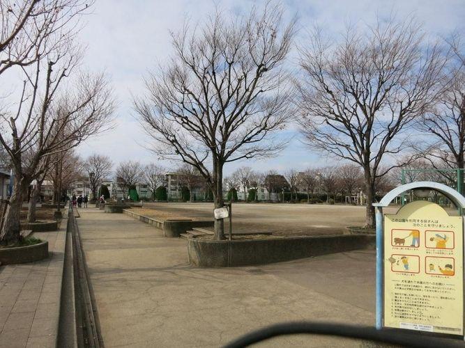 公園 落合中央公園 徒歩9分。