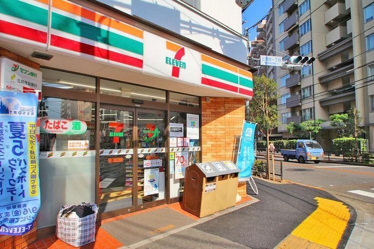 コンビニ セブンイレブン新宿上落合1丁目店 徒歩4分。