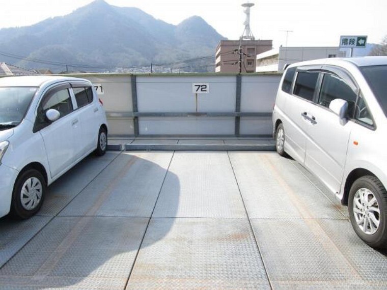 駐車場 【建物設備写真】駐車場は敷地内に1台分あります。