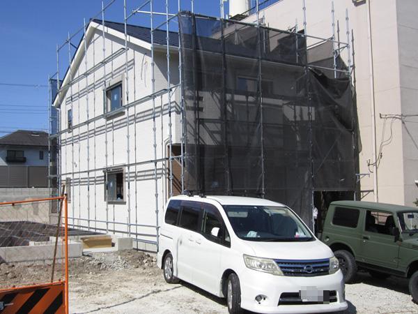 現況外観写真 4/10 B号地建築中