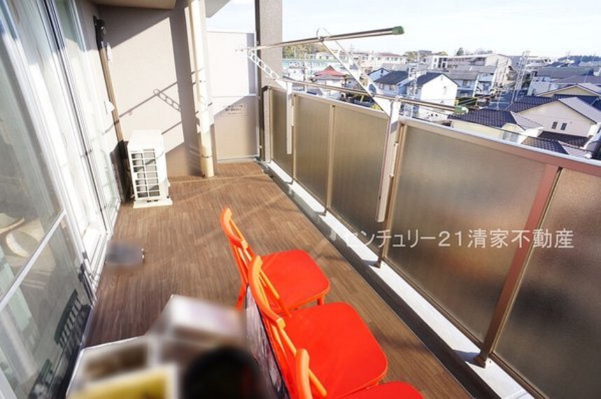 バルコニー 広々バルコニー、眺望良好(2021年2月撮影)