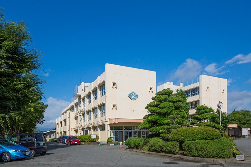 中学校 甲府市立北西中学校(徒歩8分)