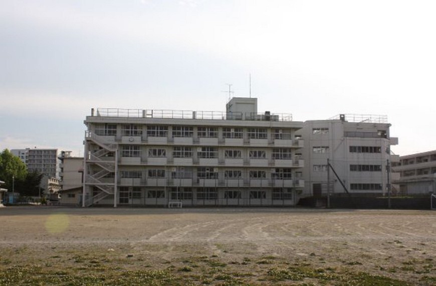 中学校 仙台市立三条中学校662m
