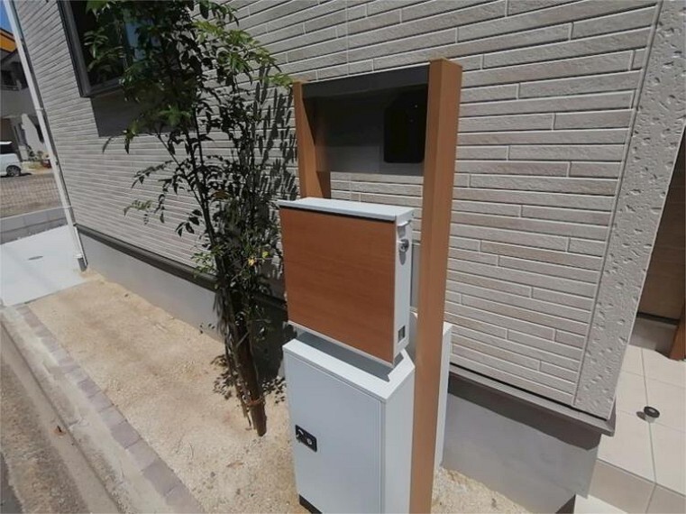 玄関 宅配ボックス付き