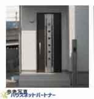 共用部・設備施設 玄関ドアには、ピッキング対策に優れる2ロック機構に加え、さらに防犯に優れる電気錠を標準装備しています。
