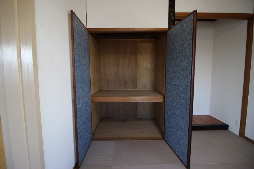 収納 6畳和室には押入があります!
