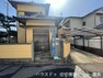 外観写真 橿原神宮西口駅まで徒歩5分。 2005年から2017年にかけて外壁塗装や水まわり設備の入替などリフォームされています。（2021年3月撮影）
