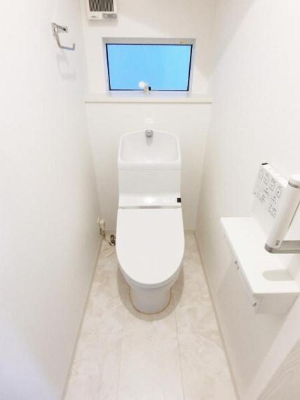 トイレ 1・2階のどちらのトイレにもウォシュレット付きで快適です。