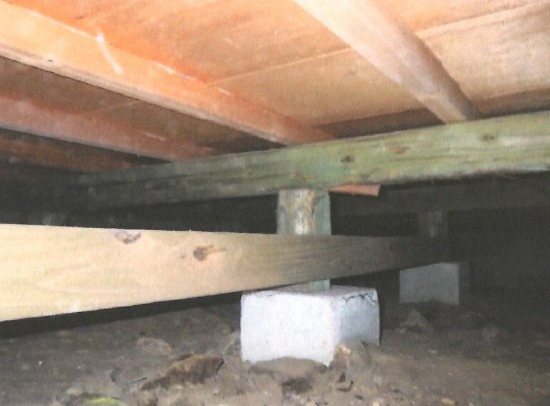 構造・工法・仕様 中古住宅の3大リスクである、雨漏り、主要構造部分の欠陥や腐食、給排水管の漏水や故障を2年間保証します。その前提で床下まで確認の上でリフォームし、シロアリの被害調査と防除工事もおこないます。