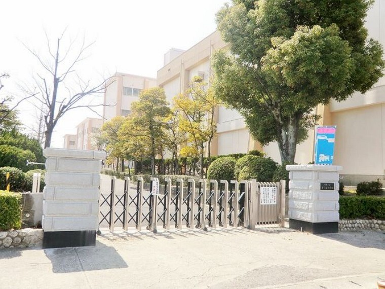 小学校 刈谷市立東刈谷小学校 徒歩5分。