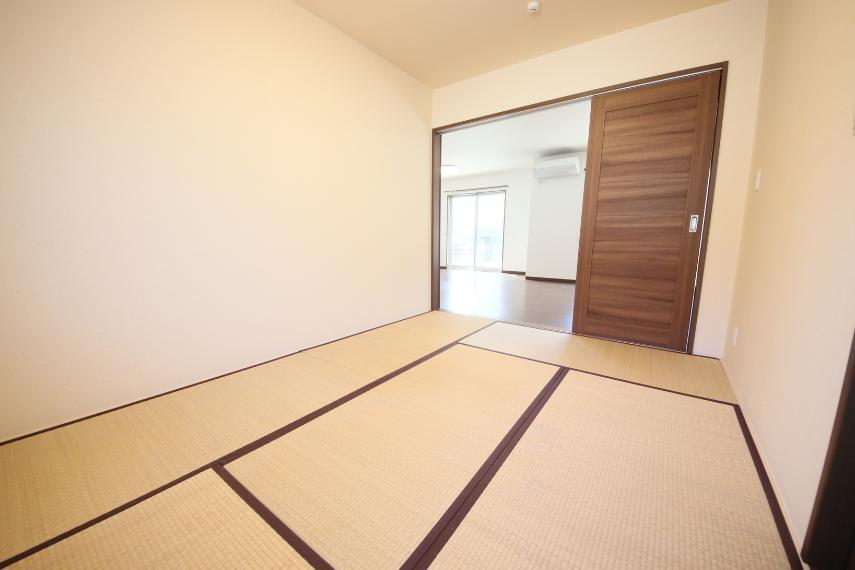 和室 6畳の和室 畳は表替えを行い新品でのお引渡しとなります!