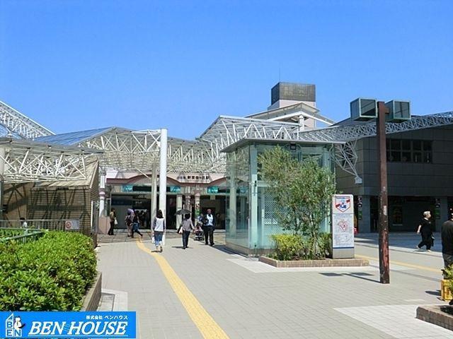 新百合ヶ丘駅(小田急 小田原線) 徒歩9分。