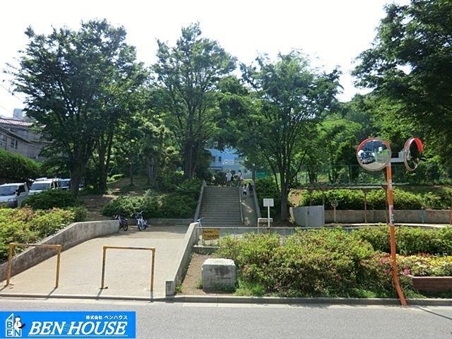 公園 百合ヶ丘第三公園 徒歩9分。