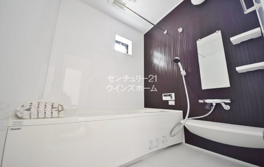 浴室 浴室には、衣類が乾かせる暖房乾燥機能を搭載! ゆったり寛ぎながら、心と体をリフレッシュ! 一日の疲れを癒して、明日の活力も充電しちゃいましょう!