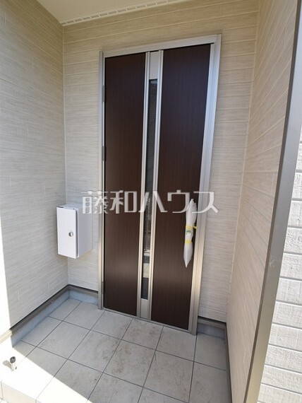 玄関 2号棟 玄関 【調布市西つつじケ丘4丁目】